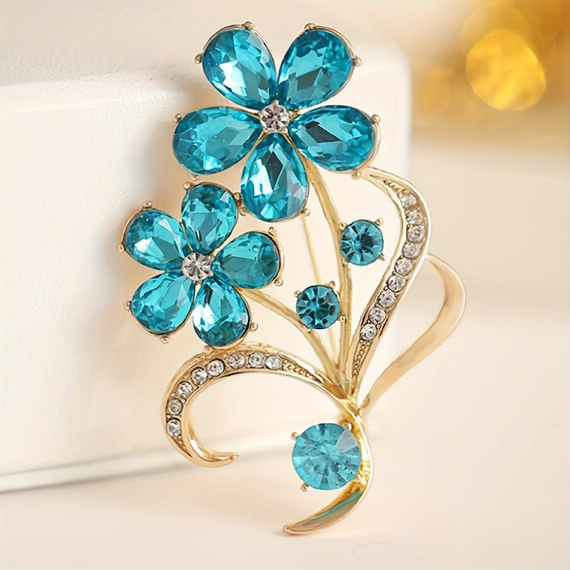 1pc Women's Crystal & Rhinestone Brooch Pin Suitable For Daily