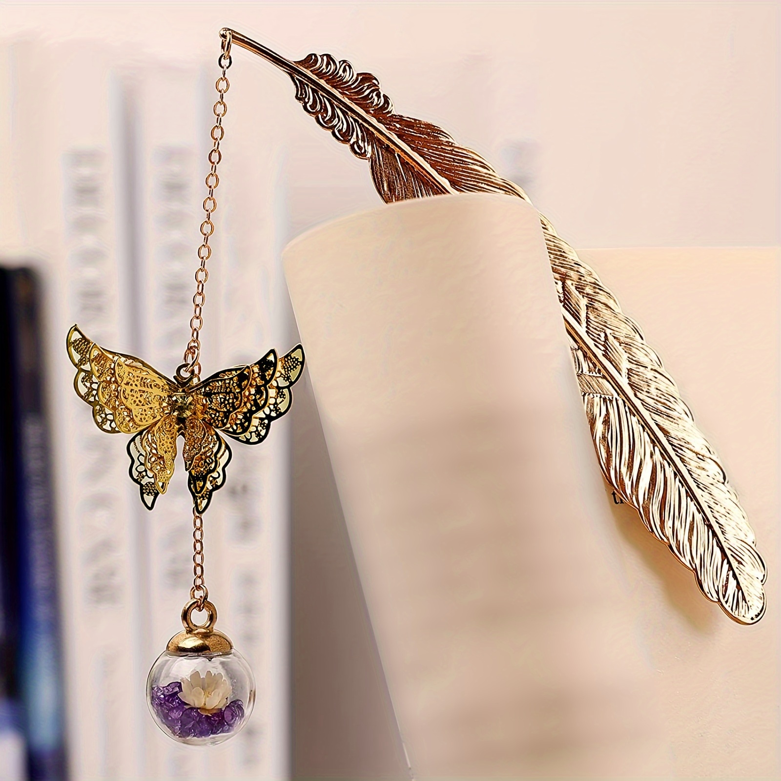 Loong Jian Hand-Made Retro Glowing Metal Bookmarks, Metal Bookmark Glow  Butterfly Feather Bookmark Luminous Bookmark Including Gift Boxes  (Butterfly