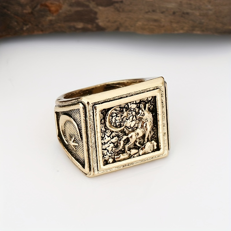 Men's Vintage Ring With Wolf & Moon Pattern
