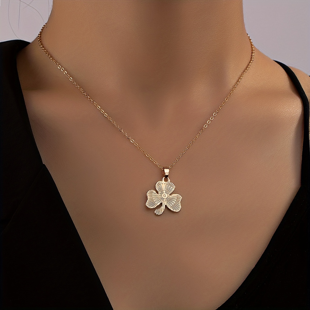 Square Shape Pendant Necklace with Four Leaf Clover Shape Pattern Adjustable Neck Jewelry, Jewels Good Lucky Jewelry for St. Patrick's Day,Temu