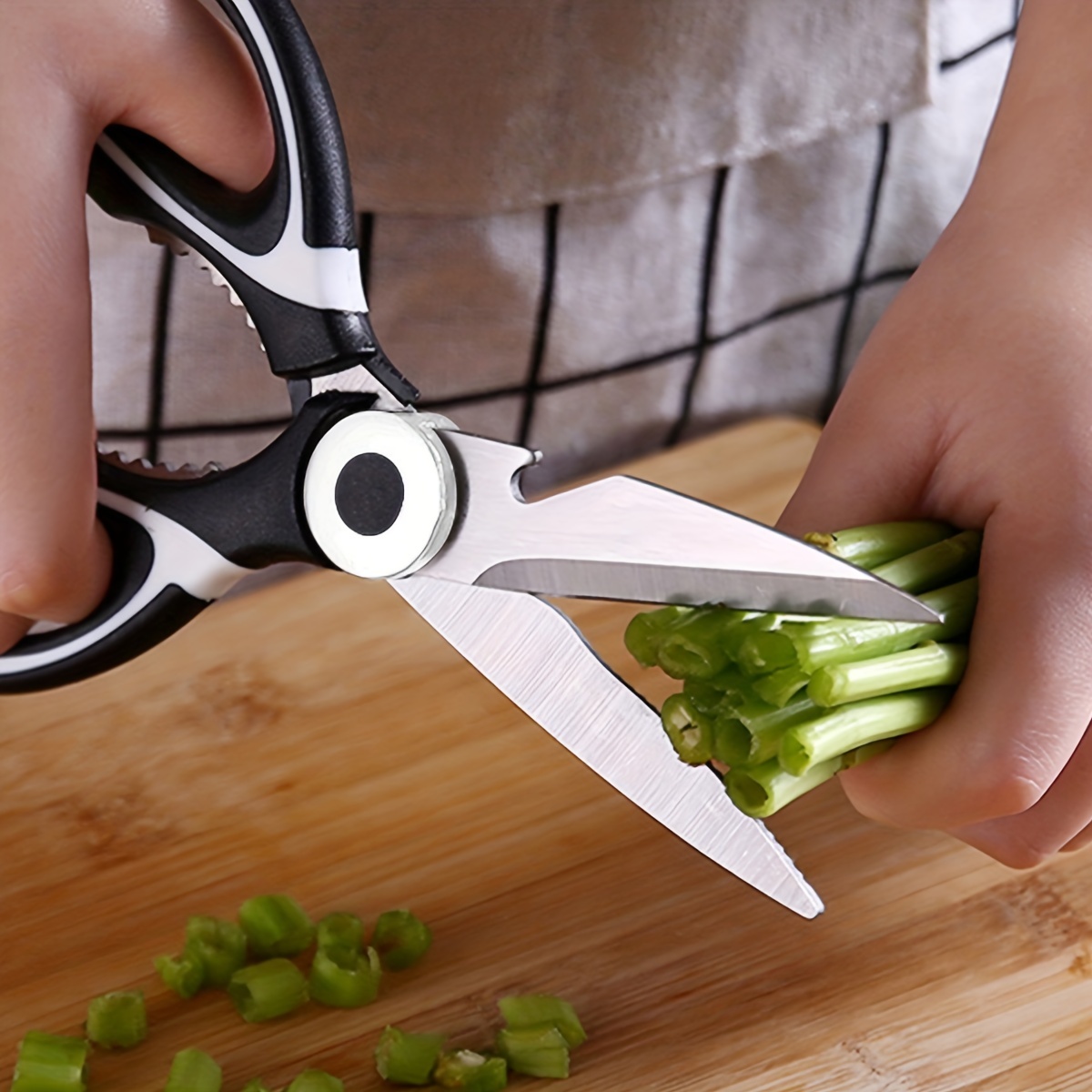 Food Scissors & Knife With Built-In Cutting Board - Kitchintelligence