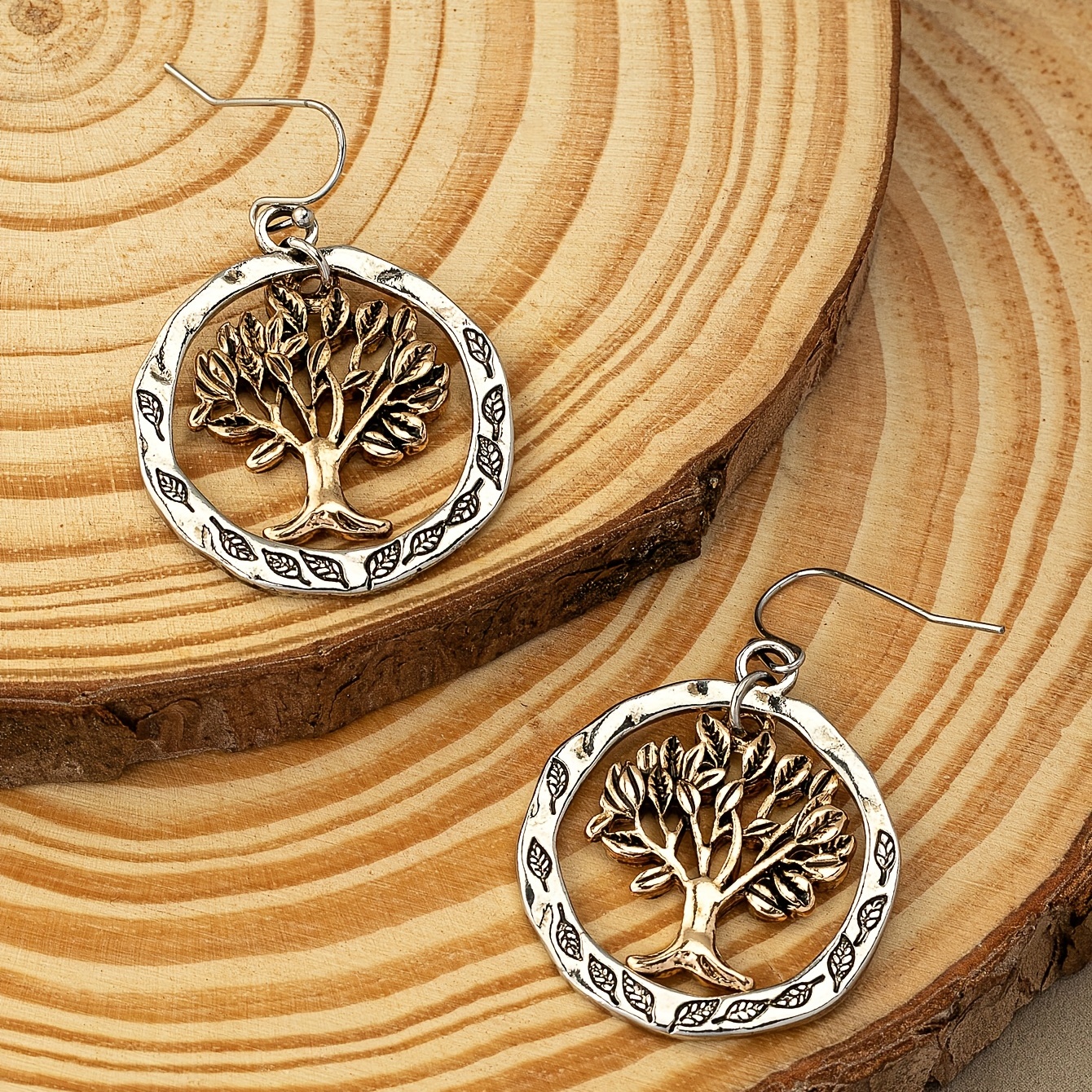 

Boucles d'oreilles pendantes rondes creuses avec design Arbre de Vie, style bohème rétro, en alliage de zinc, bijou exquis pour femme