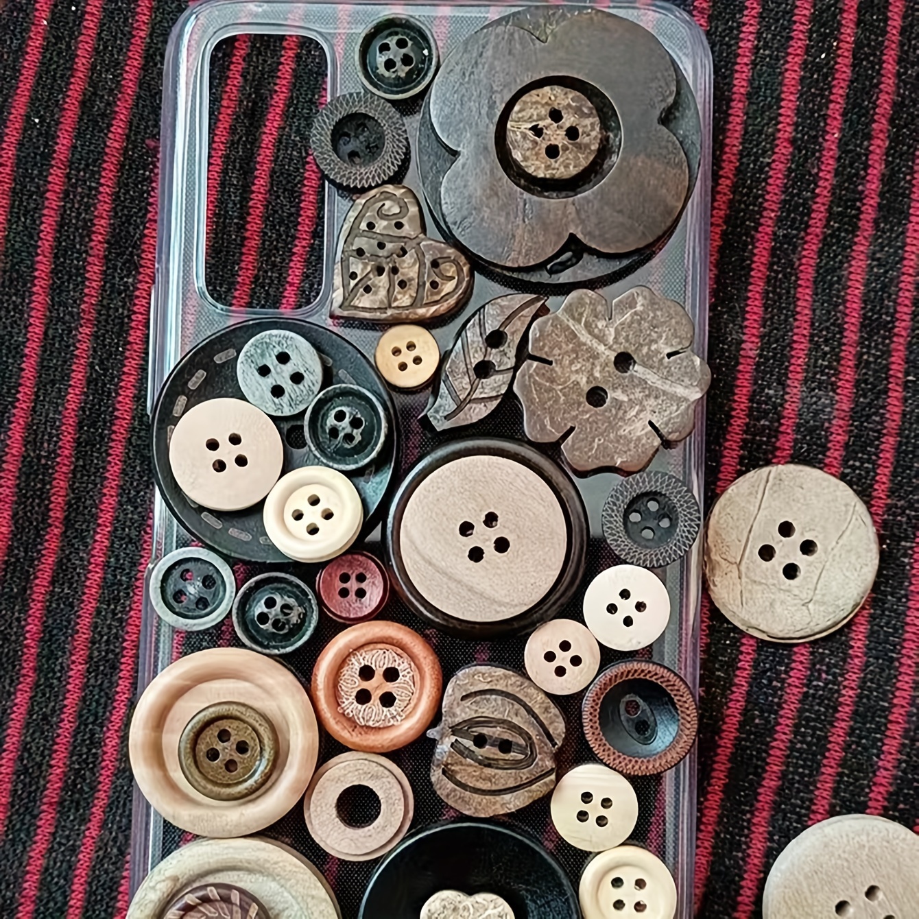 Small decorative clearance buttons