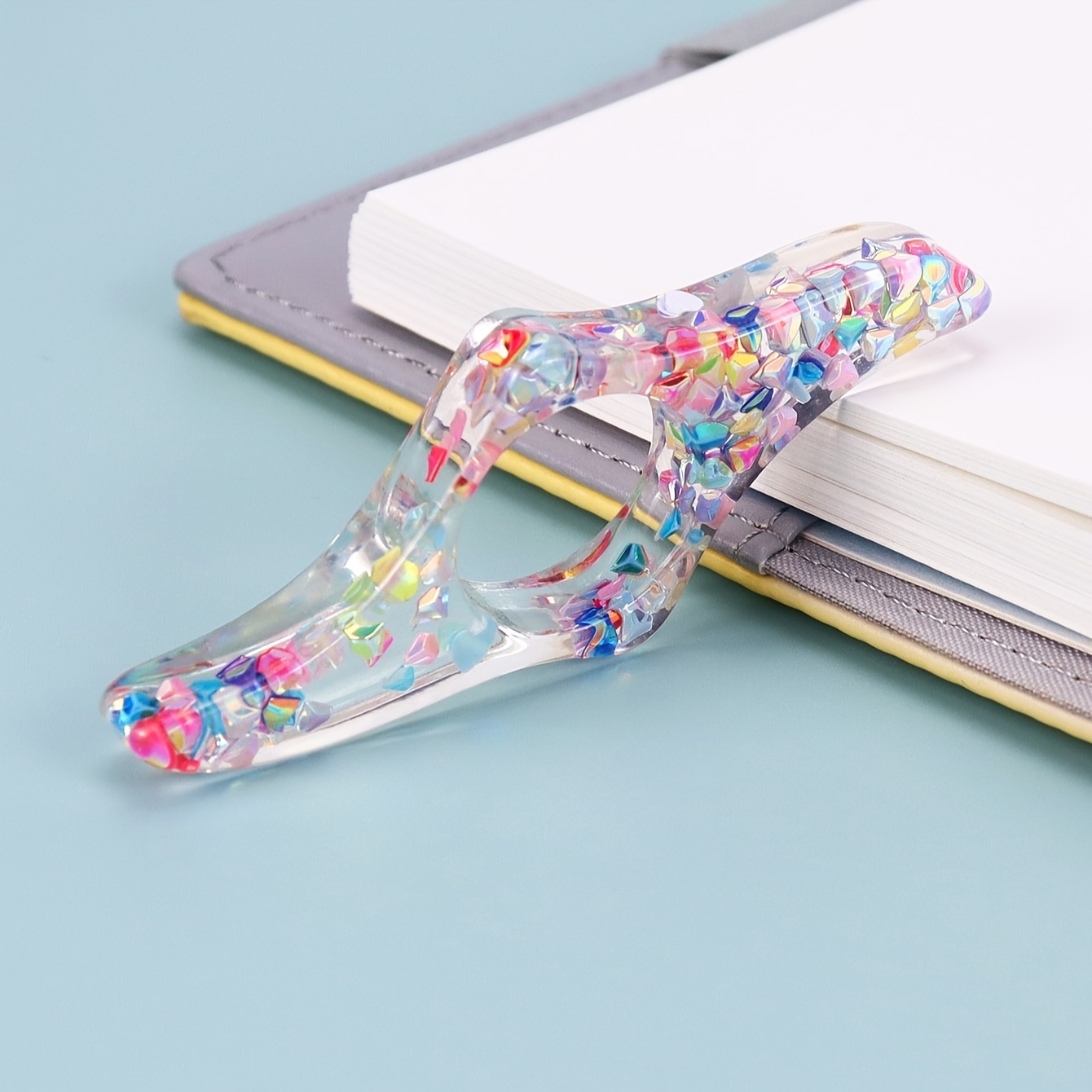 

1pc Colorful Drop Glue Pattern Book Holder Book Presser Drop Glue Book Holder Suitable For Reading Books