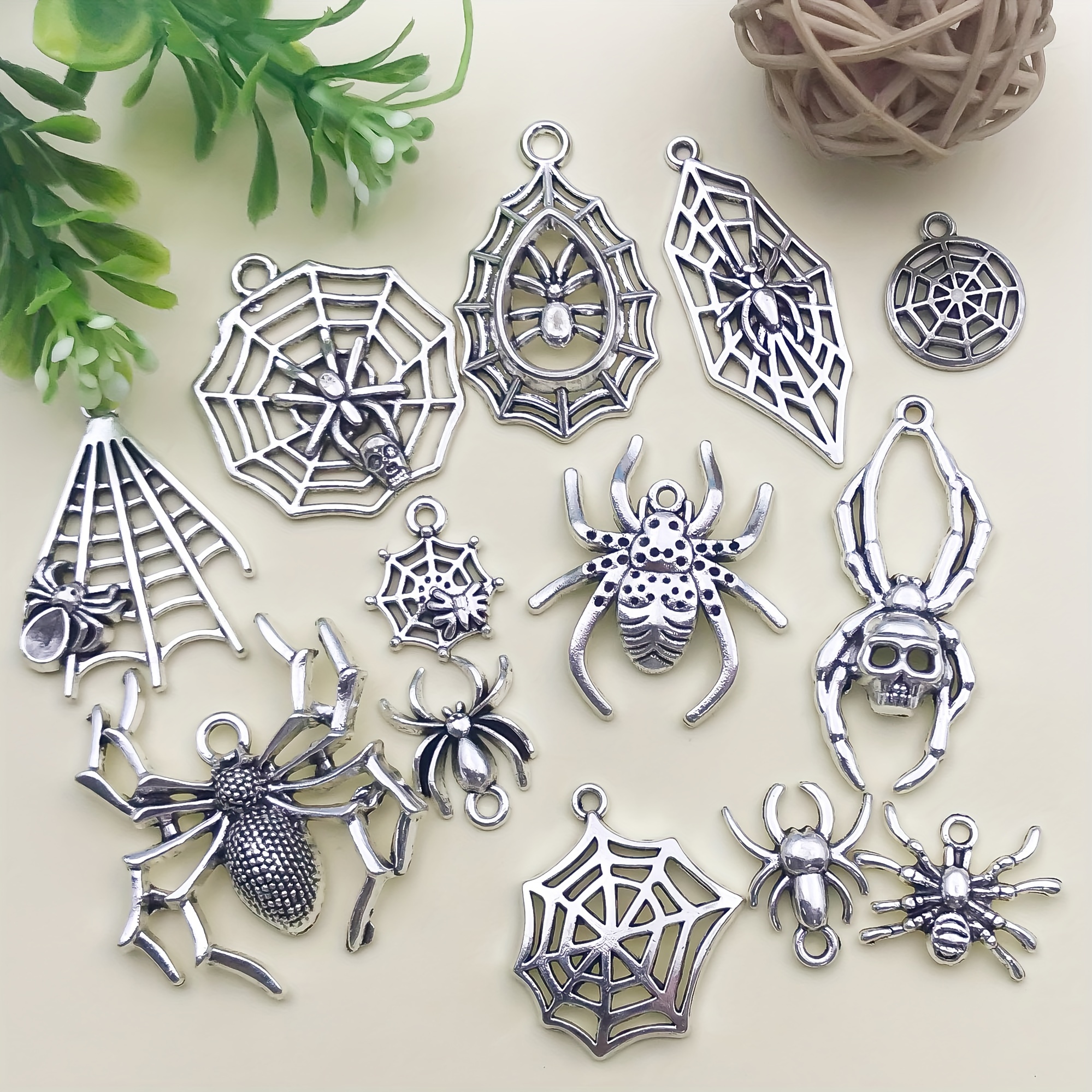 Randomly Mix 50Pcs/Set Zinc Alloy Antique Silver Halloween Series Spider Web Shaped Charms Pendants for DIY Necklace Bracelet Earrings Jewelry