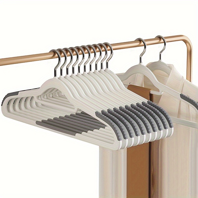 5pcs Plastic Heavy Duty Clothes Hangers With Non-slip Design And