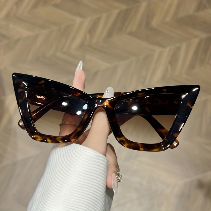 

Oversized Cat Eye Fashion Sunglasses For Women Men Vintage Gradient Frame Glasses Outdoor Eyewear For Parties Uv400