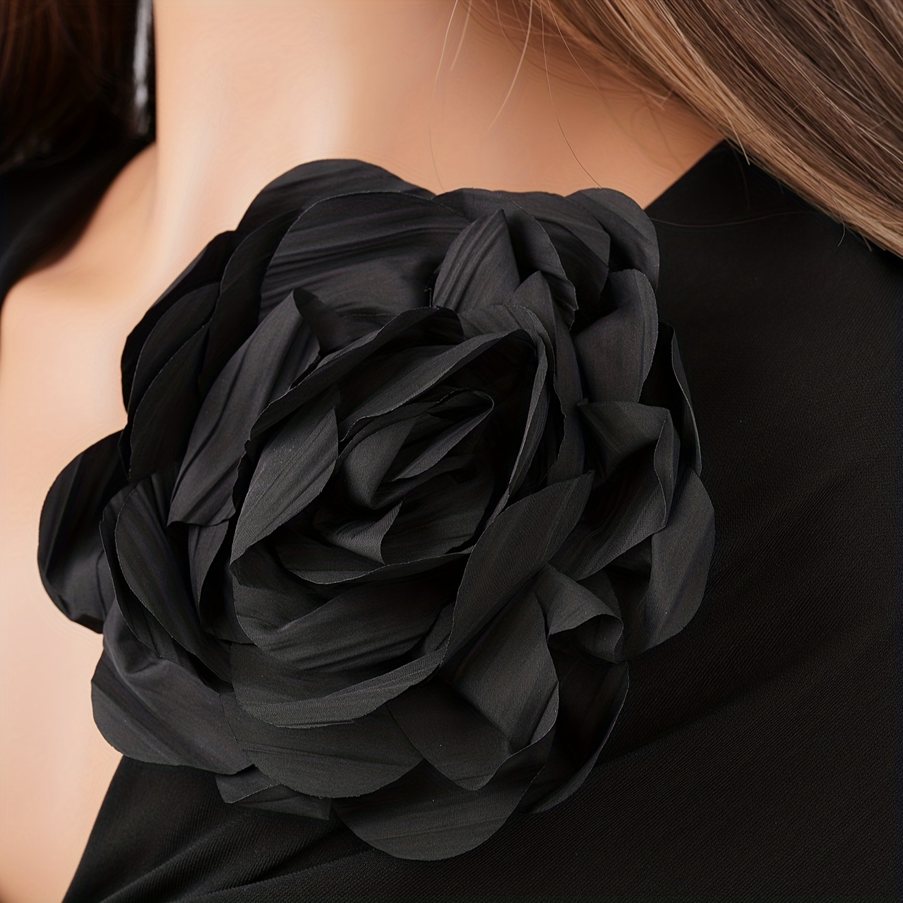 

Three-dimensional Fabric Black Flower Brooch Pin Vintage Style Elegant Banquet Clothings Decoration 1pc