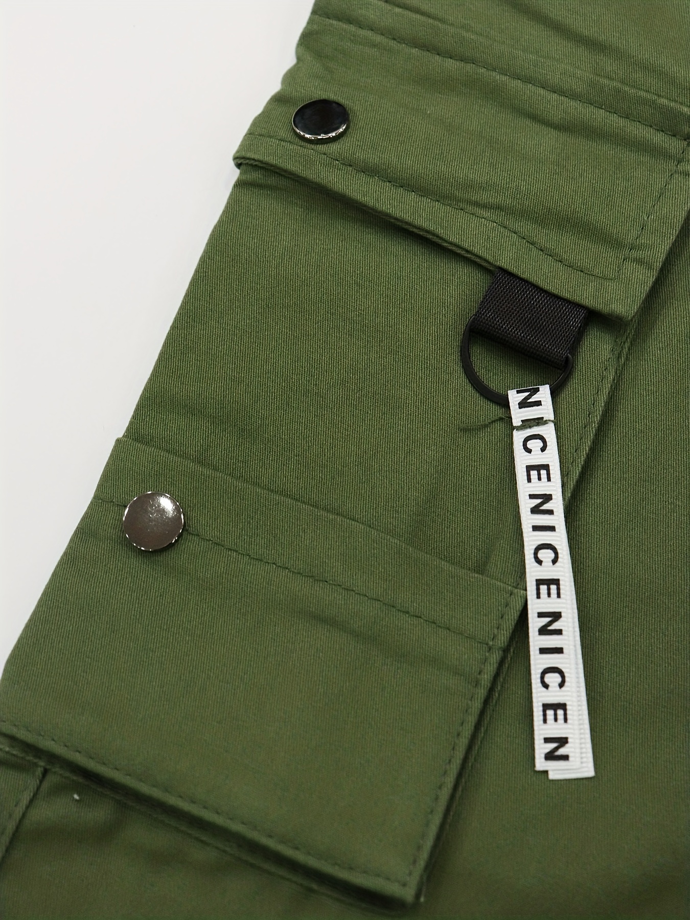 Alerta tendencia: pantalones cargo, un básico para la primavera