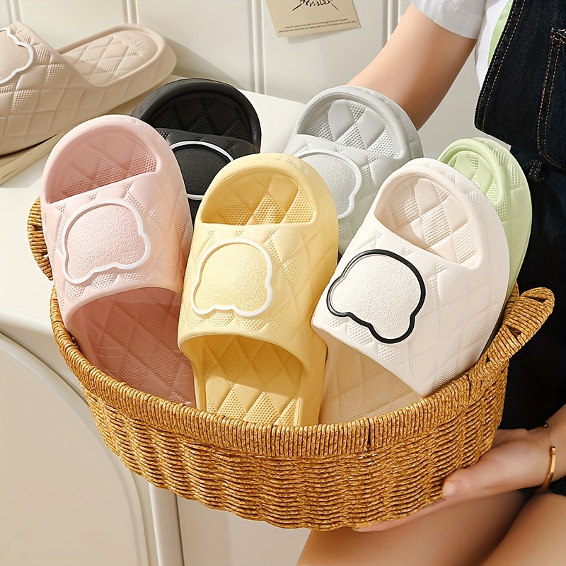 [Popular Choice] Thick Sole Summer Man Beach Slides Bathroom Anti-Slip Slipper Soft Sandals Fashion Home Bear Cartoon Flip Flops Woman Shoes