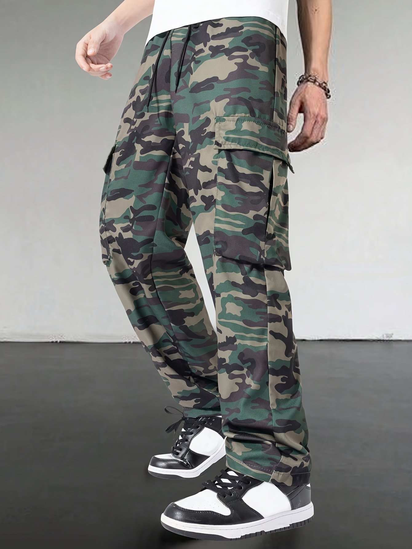  Pantalones casuales para hombre, ajuste clásico, pierna recta,  pantalones cargo sólidos, pantalones deportivos para exteriores, pantalones  tácticos de senderismo con cordón en la pierna, Verde militar : Ropa,  Zapatos y Joyería