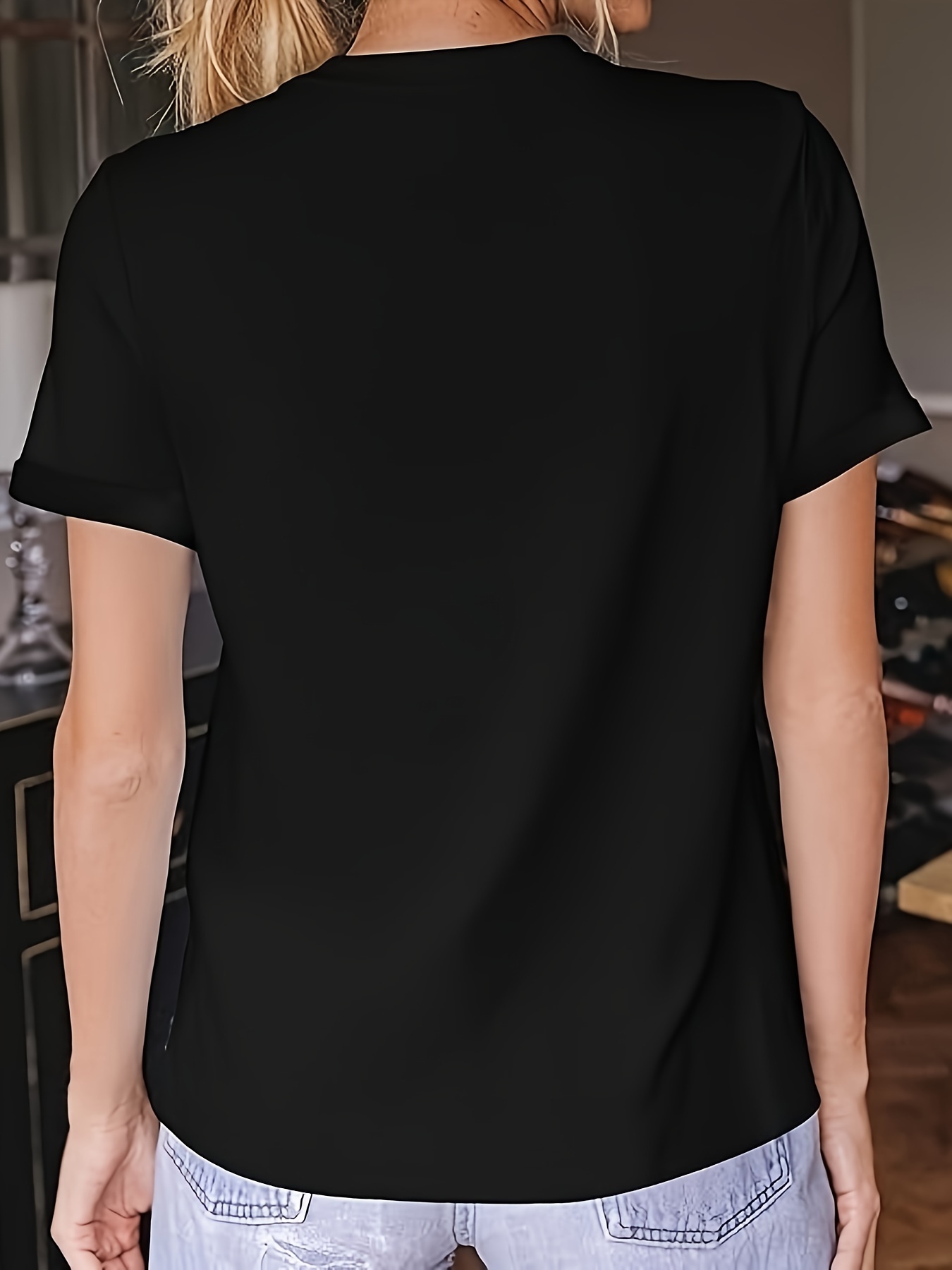 Women's Casual Short Sleeve T-Shirt with Funny Multitasker Slogan Print - Black & White Letter Graphic Tee, Round Neck, Machine Washable, Spring Summer Fall Essential, Ladies T Shirts, Seasonal Fashion, Flattering Fit Shirt, Comfortable Fabric, Versatile Fashion