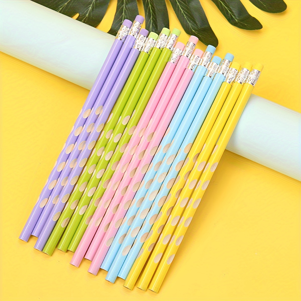 ADDY & PLUSY Molang 12 Colors Twist Colored Pencil Set Ver.02 / Set for  Adults and Kids, Drawing Pencils for Sketch, Arts, Korean Stationery (Pink)