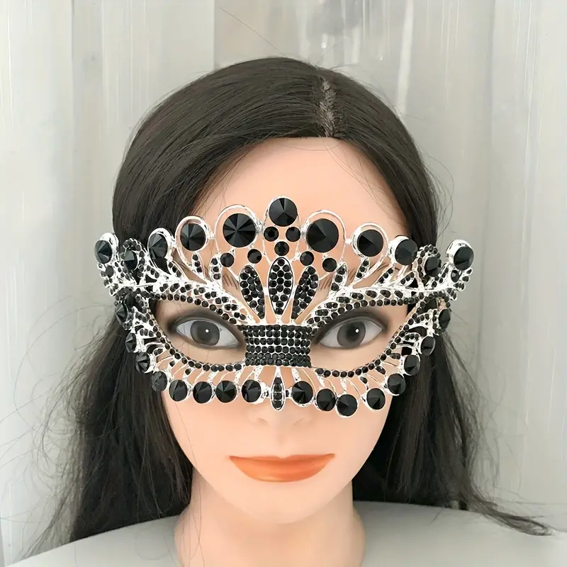 Party Crystal Mask Makeup