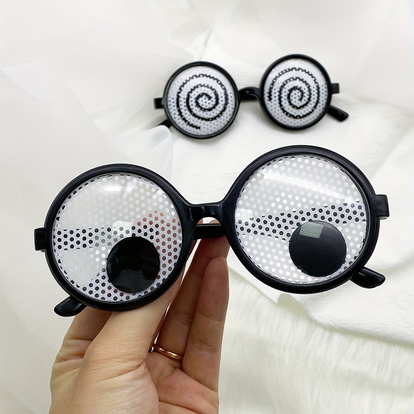 Buy LLMSIX3 Pieces Minion Glasses Funny Glasses Googly Eye Glasses Eyeball  Glasses Funny Eyes Glasses Novelty Shades Shaking Costume Eyes Glass for  Adults Kids Men Party Halloween Photo Props Online at desertcartKUWAIT