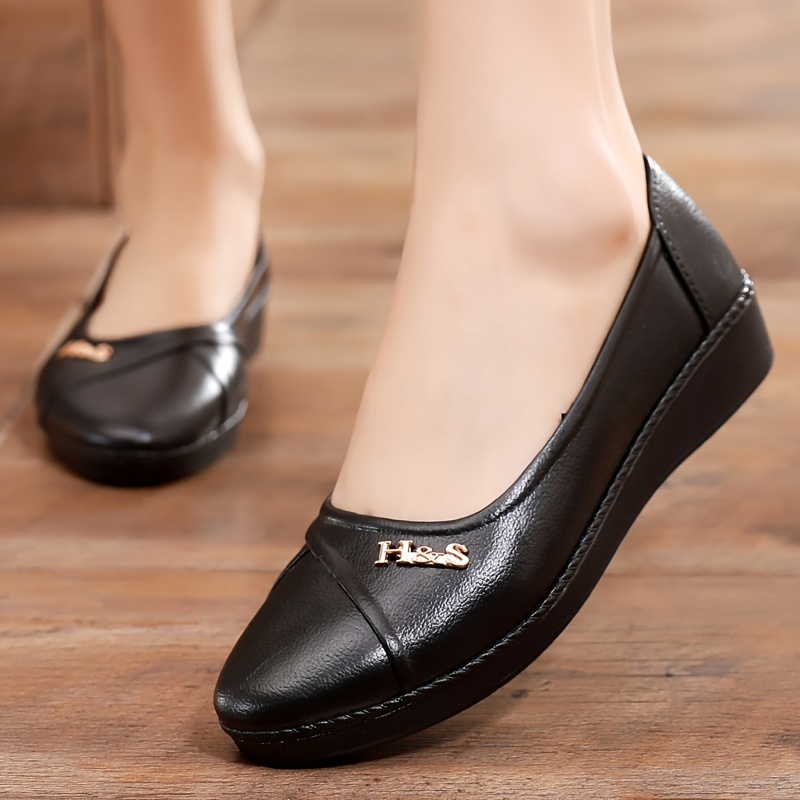 Non slip flat on sale shoes