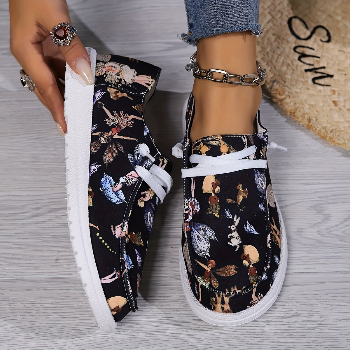 Women's Outdoor Skate Shoes Lightweight Sole Fabric Rabbit Butterfly Pattern