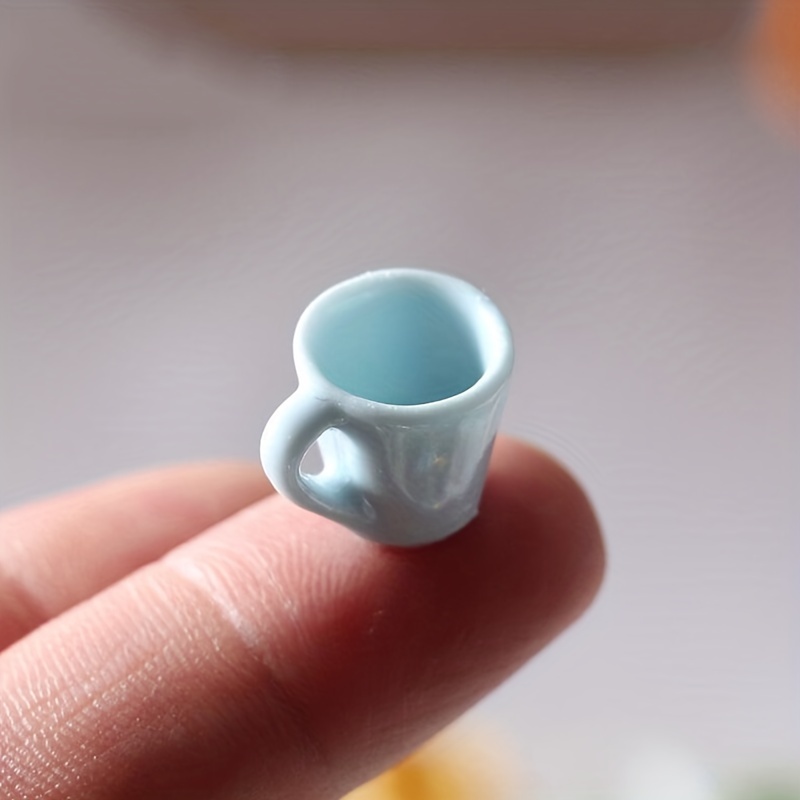 Tiny Cups 