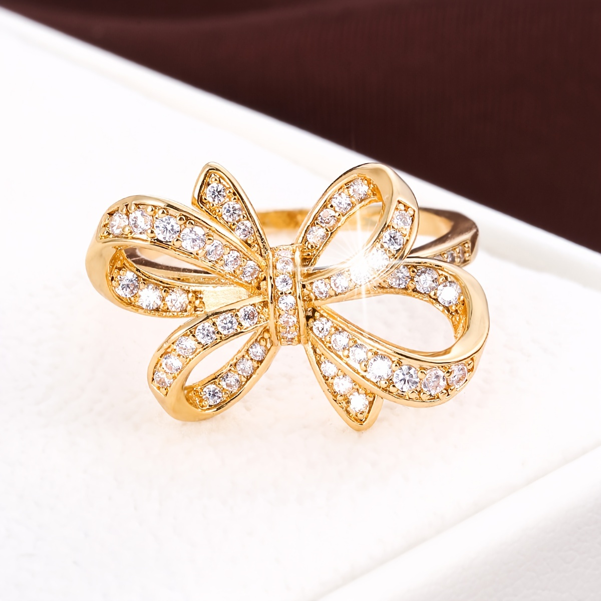 טבעת נחושת אלגנטית לנשים אופנתיות עם עיצוב פפיון