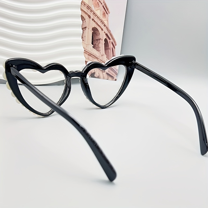 Heart shaped outlet spectacles