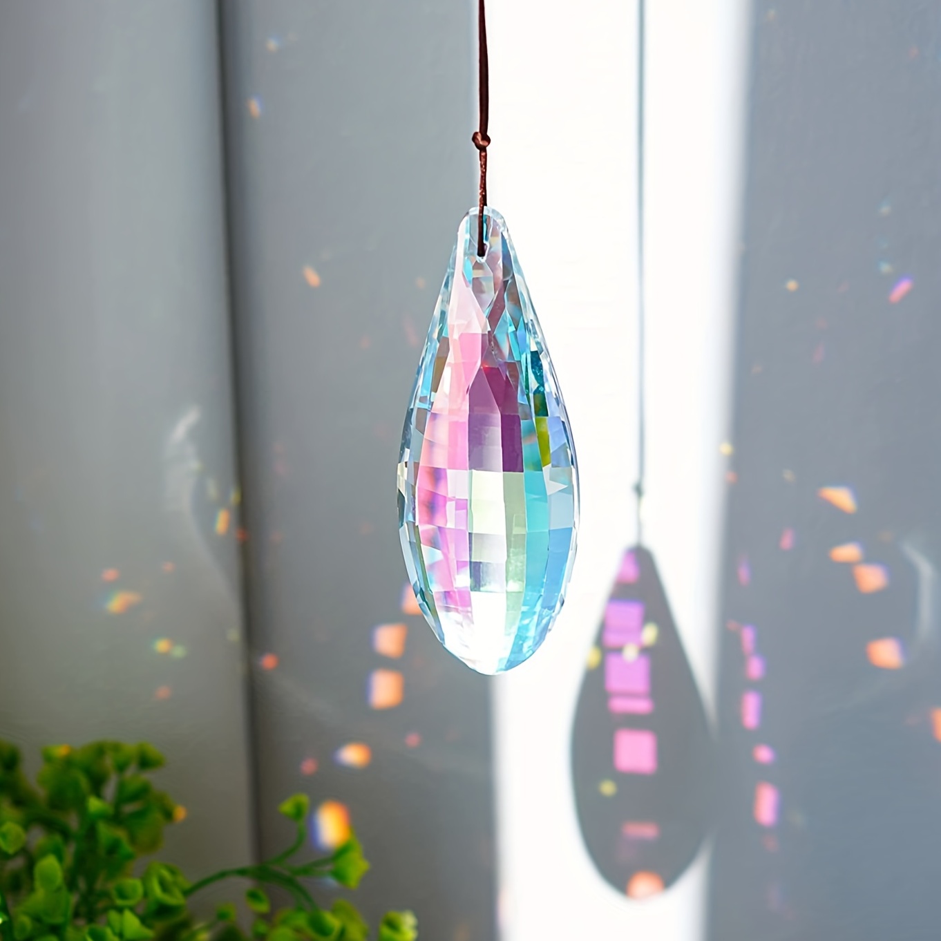 1pc, 7.6cm / 2.99inch Crystal Prism Suncatcher pour Windows, Rainbow Maker  Cristaux Suspendus Pour Jardin Maison Décoration Extérieure (Clair) - Temu  France