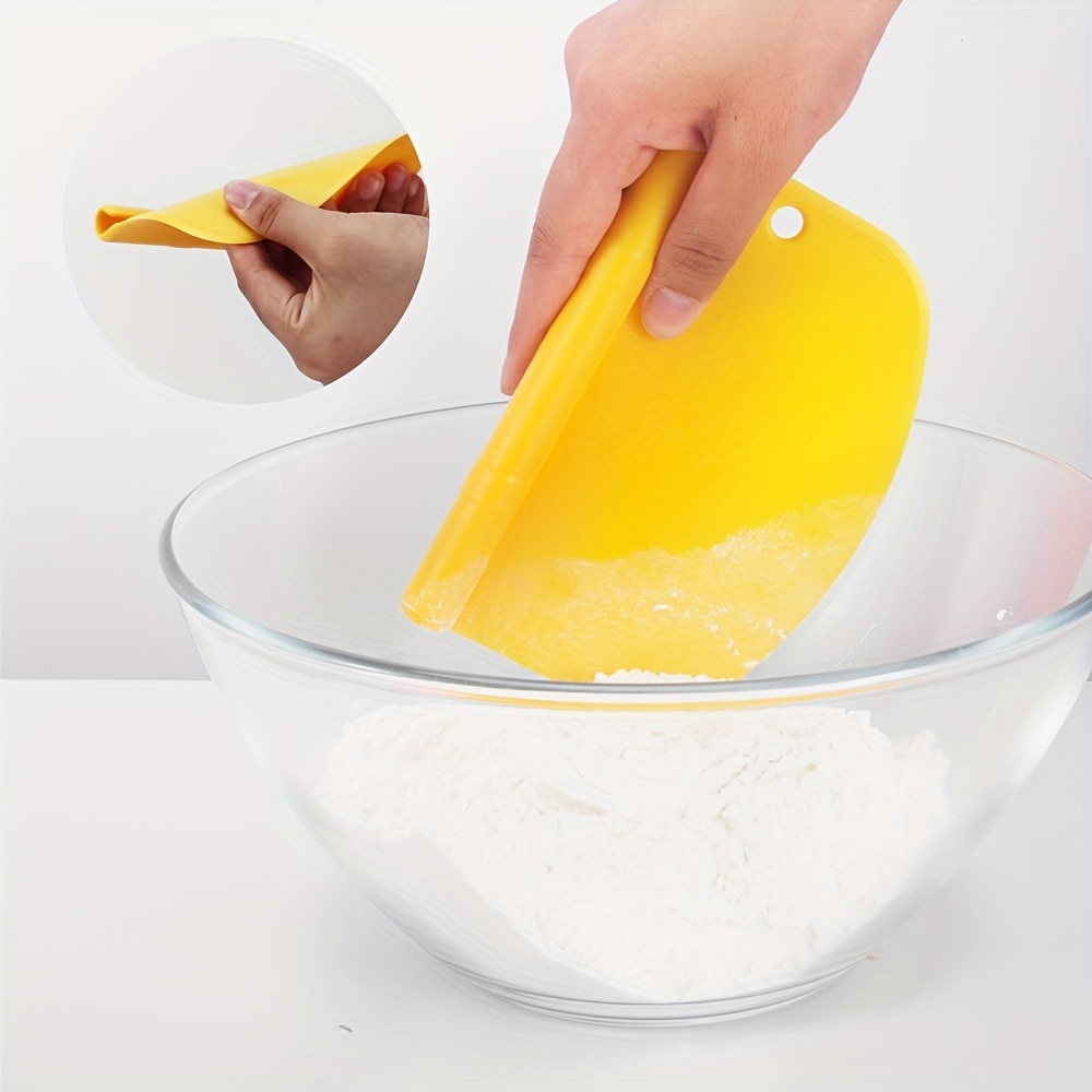 2PCS Dough Scraper Plastic Bowl Scraper Food-Grade Bench Scraper  Multipurpose Flexible Dough Cutter Food Scrappers