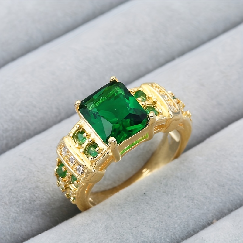 Faux Emerald Rhinestone Golden Ring, Unisex