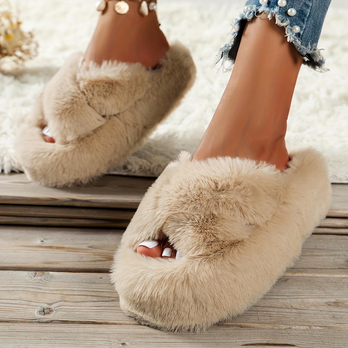 Women's Solid Color Faux Fur Slippers, Casual Slip On Flat Slippers,  Comfortable Furry Fur Indoor Slippers - Temu