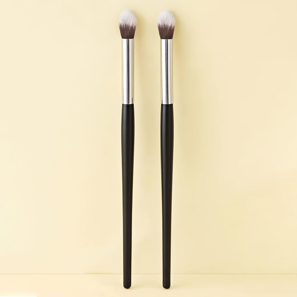 

2pcs Wooden Eye Shadow Brush, Flame Shape, Very Familiar For Nose Contour Eye Shadow Use, Quick & Easy Applicatior