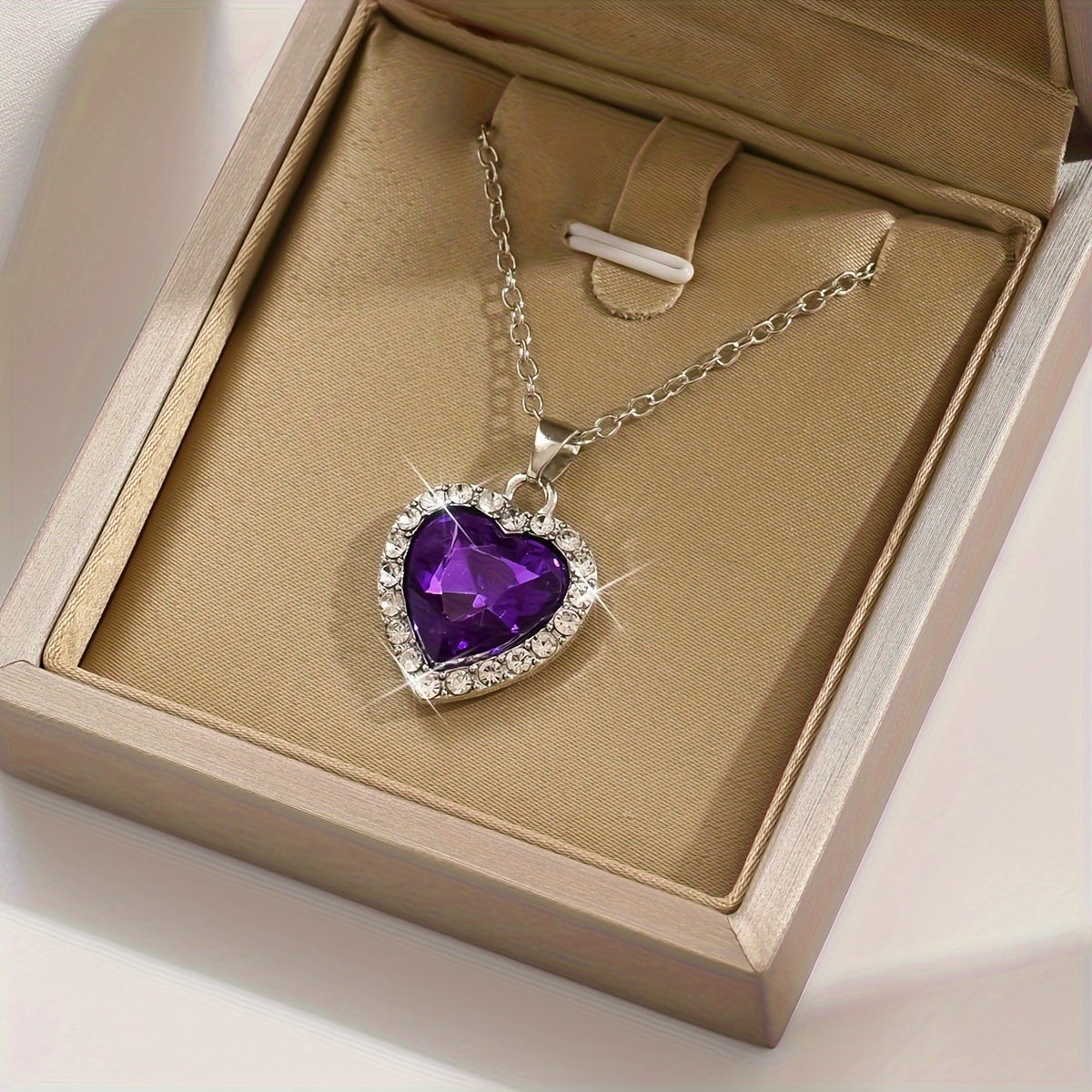 Collar con Colgante Estiloso y Lindo, Regalo Perfecto para el Día de San Valentín o el Día de la Madre
