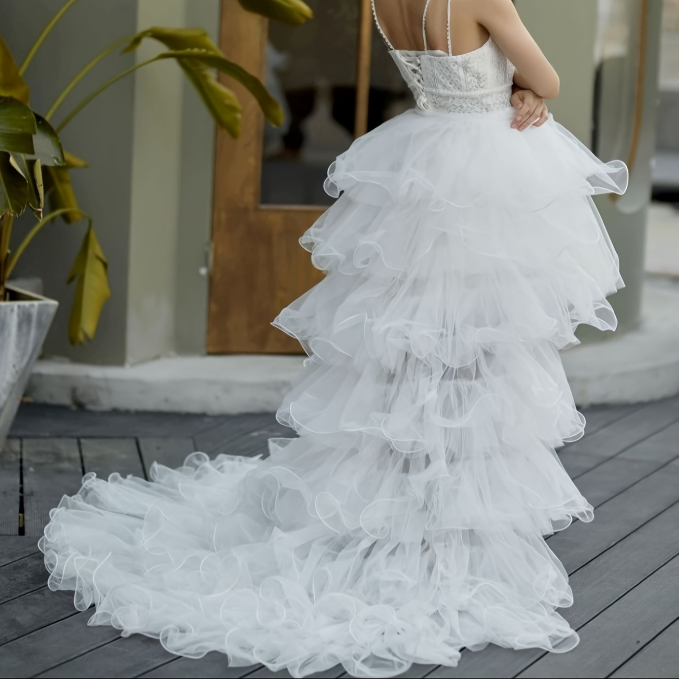 バッスルチュールのフィッシュテールガウン゜・*:.。.