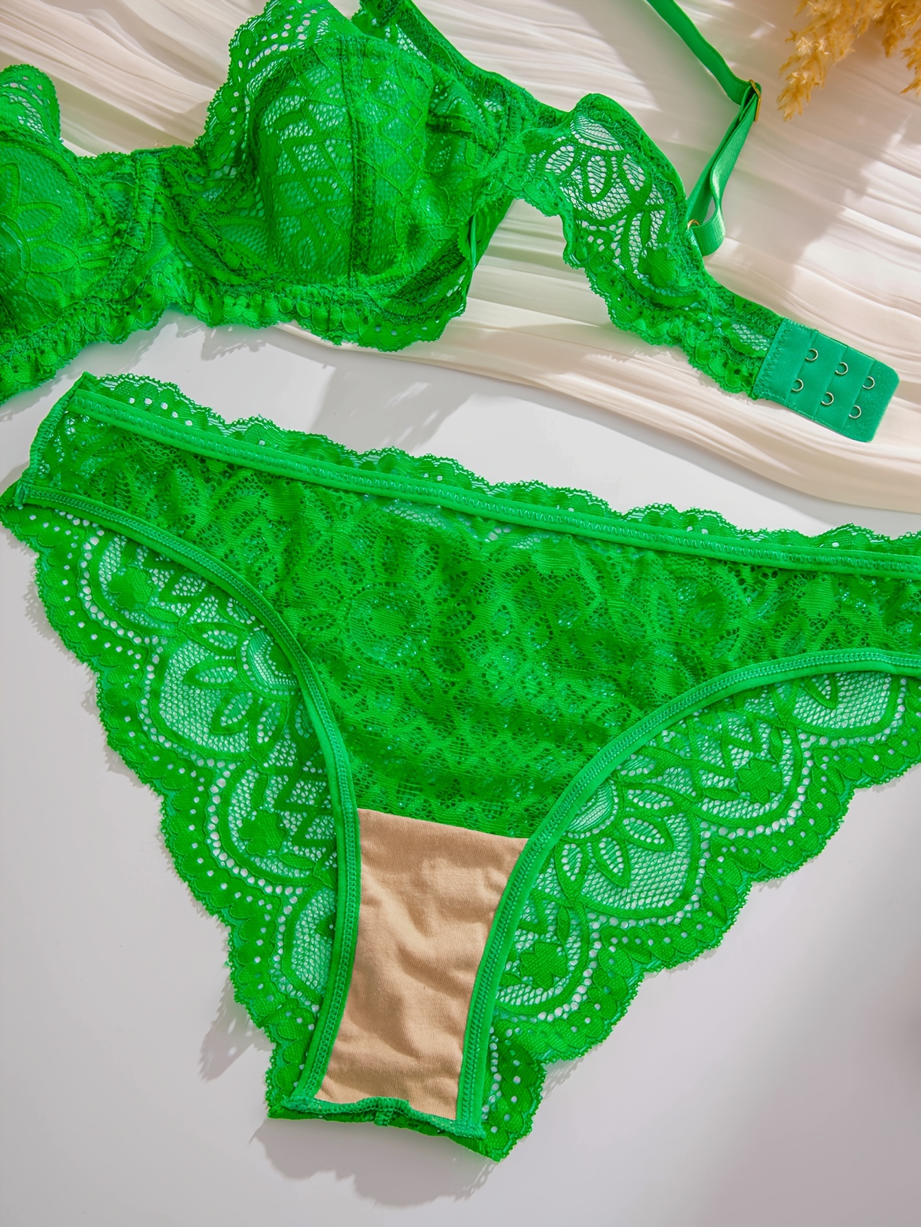 Plain Neon Green Lace Sexy Bra & Panty, Scallop Trim Floral Pattern Bra &  Panties Lingerie Set, Women's Lingerie & Underwear