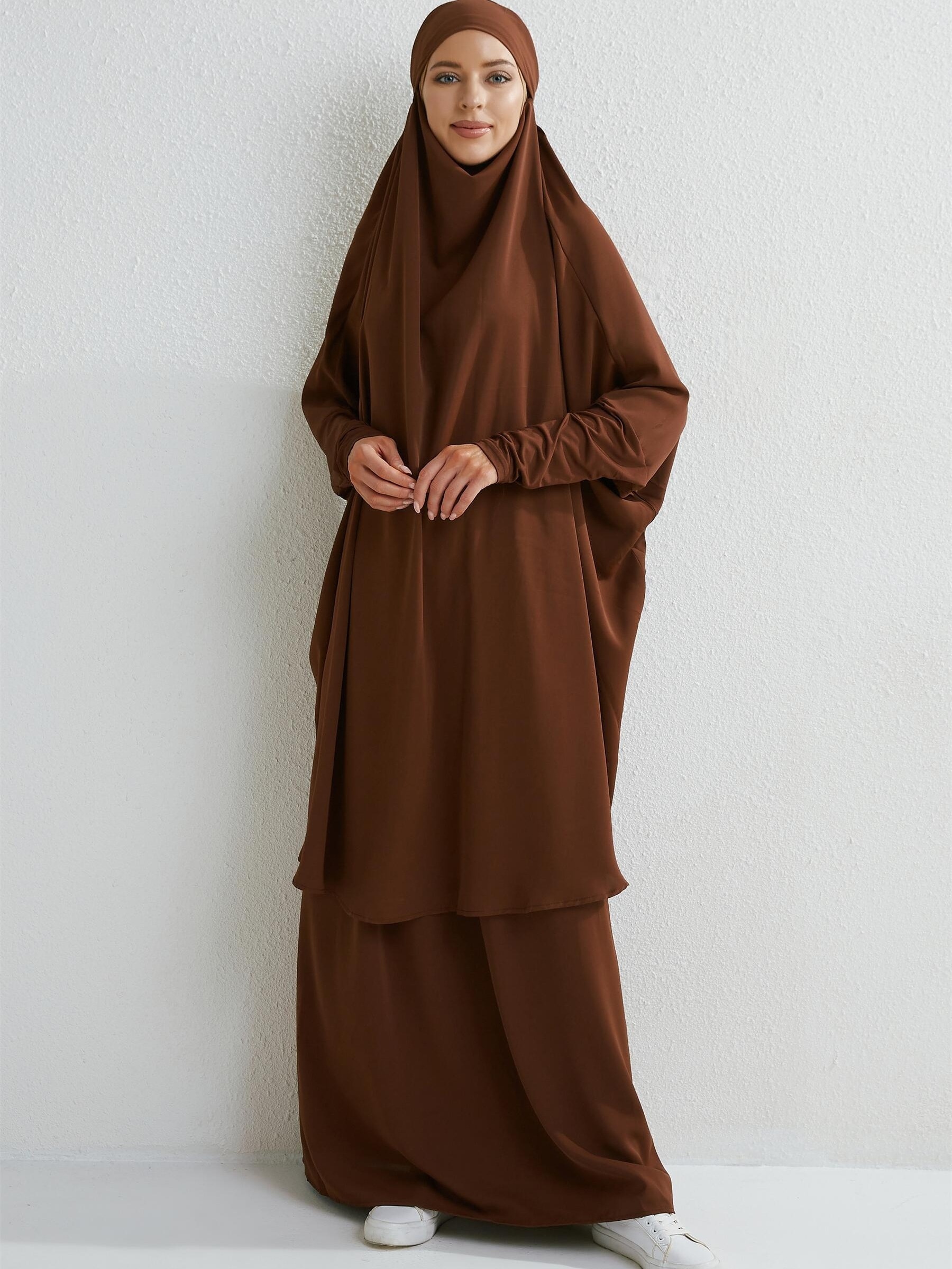 Modesto muçulmano Fechar Abaya cor sólida e elegante de moda vestidos  longos abundantemente as mulheres roupas vestir roupas casuais Muslimah  caros - China Vestido de muçulmanos e vestuário islâmico preço