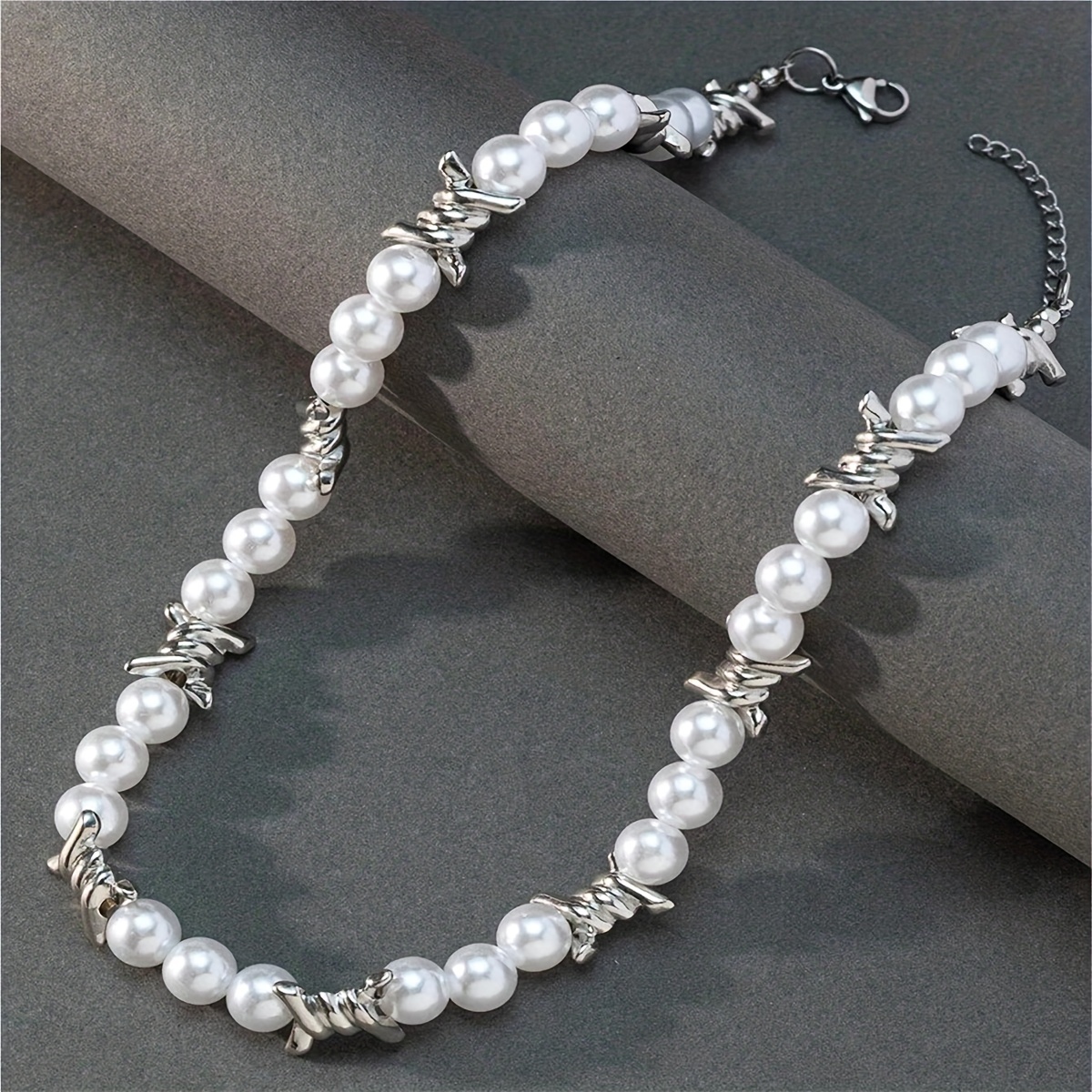 Thorns Stitching Pearl Necklace Choker for Men