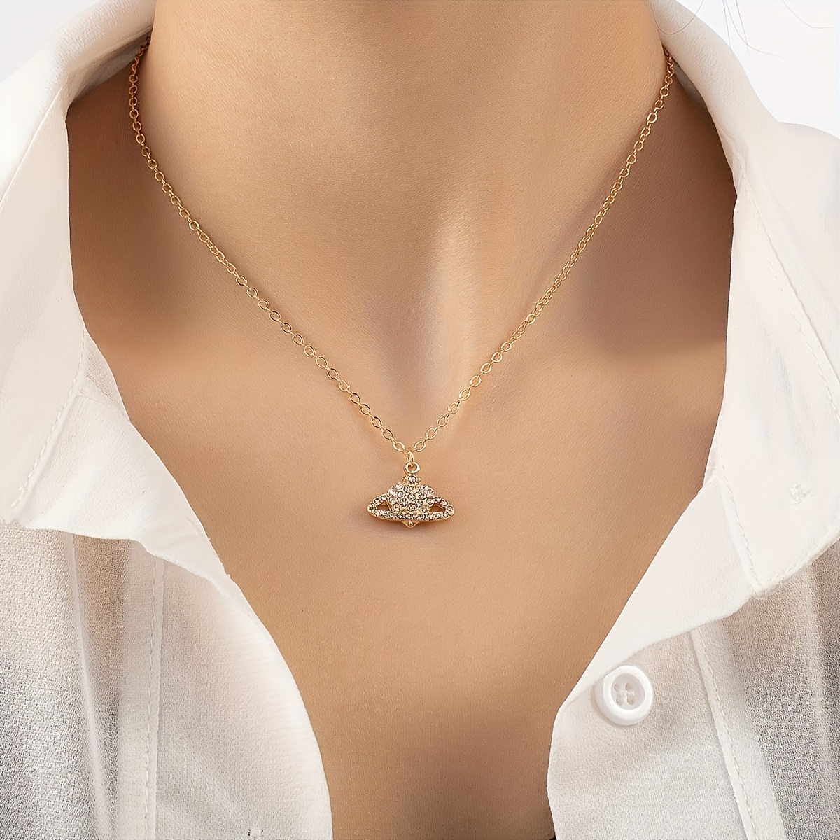 Ein Paar Mode Mit Künstlichen Diamanten Besetzte Goldene Liebe Saturn  Halskette, Kreativer Einzelplanet Halskette - Temu Austria