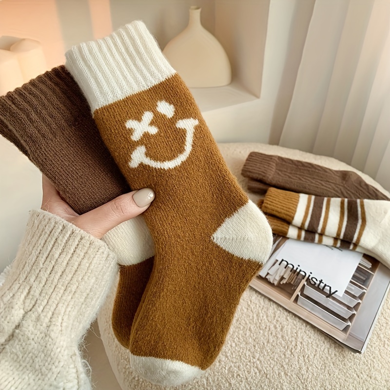 

4pcs Cozy Fleece-lined Winter Socks For Women - Warm, Thickened Towel Bottom, Striped Pattern, Home & Floor Use,