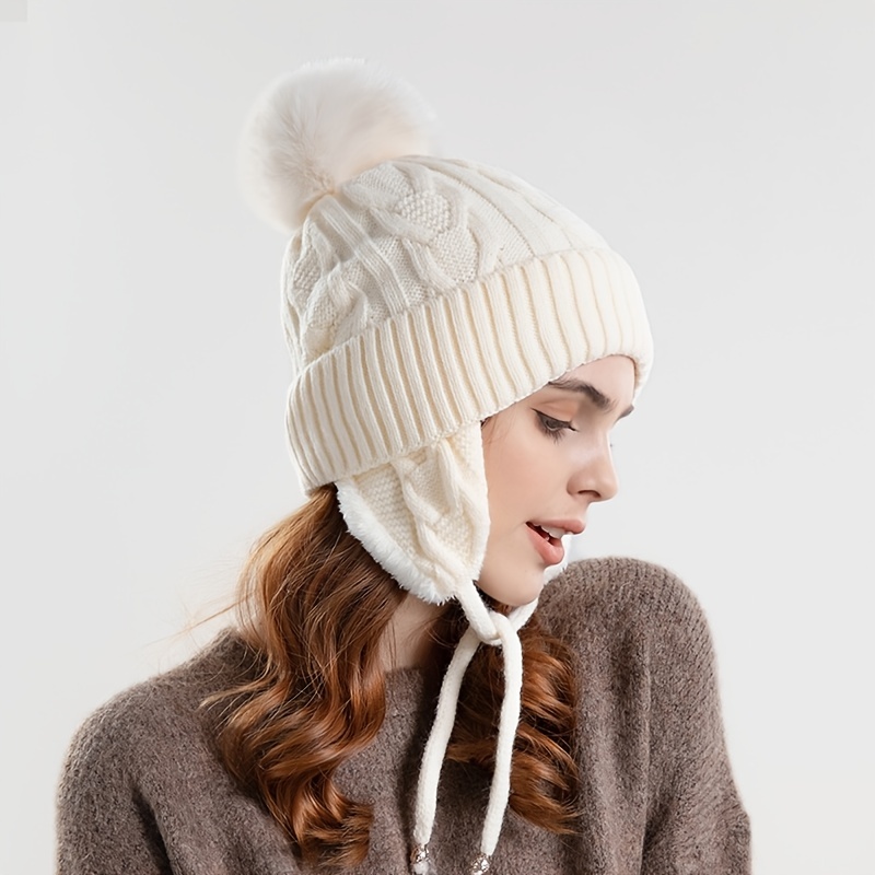 Bonnet Gris Tricot à Torsades Et Pompon - Chapeaux / Bonnets Femme