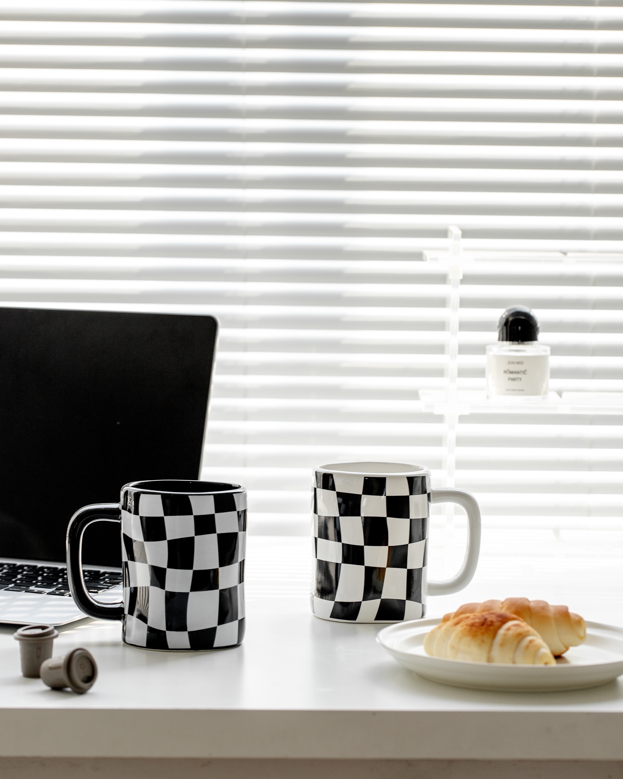 Large Ceramic Coffee Mug Tea Mugs Cups with Golden Handle Modern Black and  White Pattern