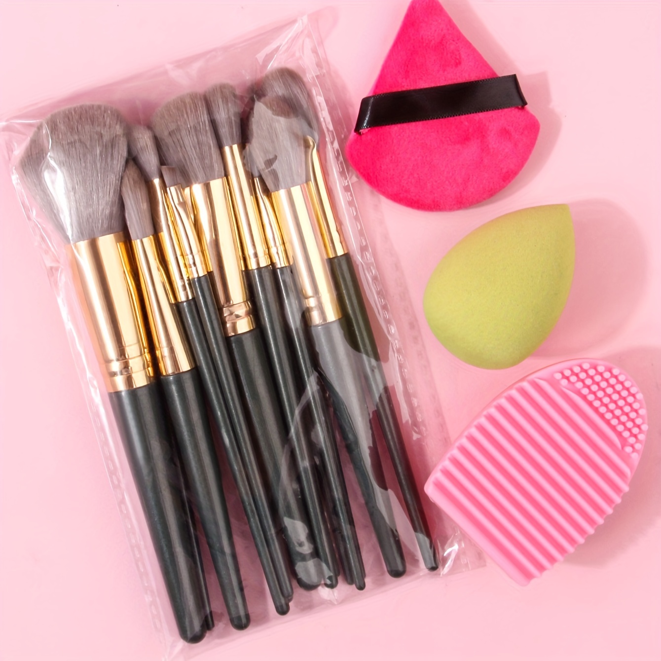 1pc Makeup Brush Small Fan-shaped Powder Brush, Foundation Brush