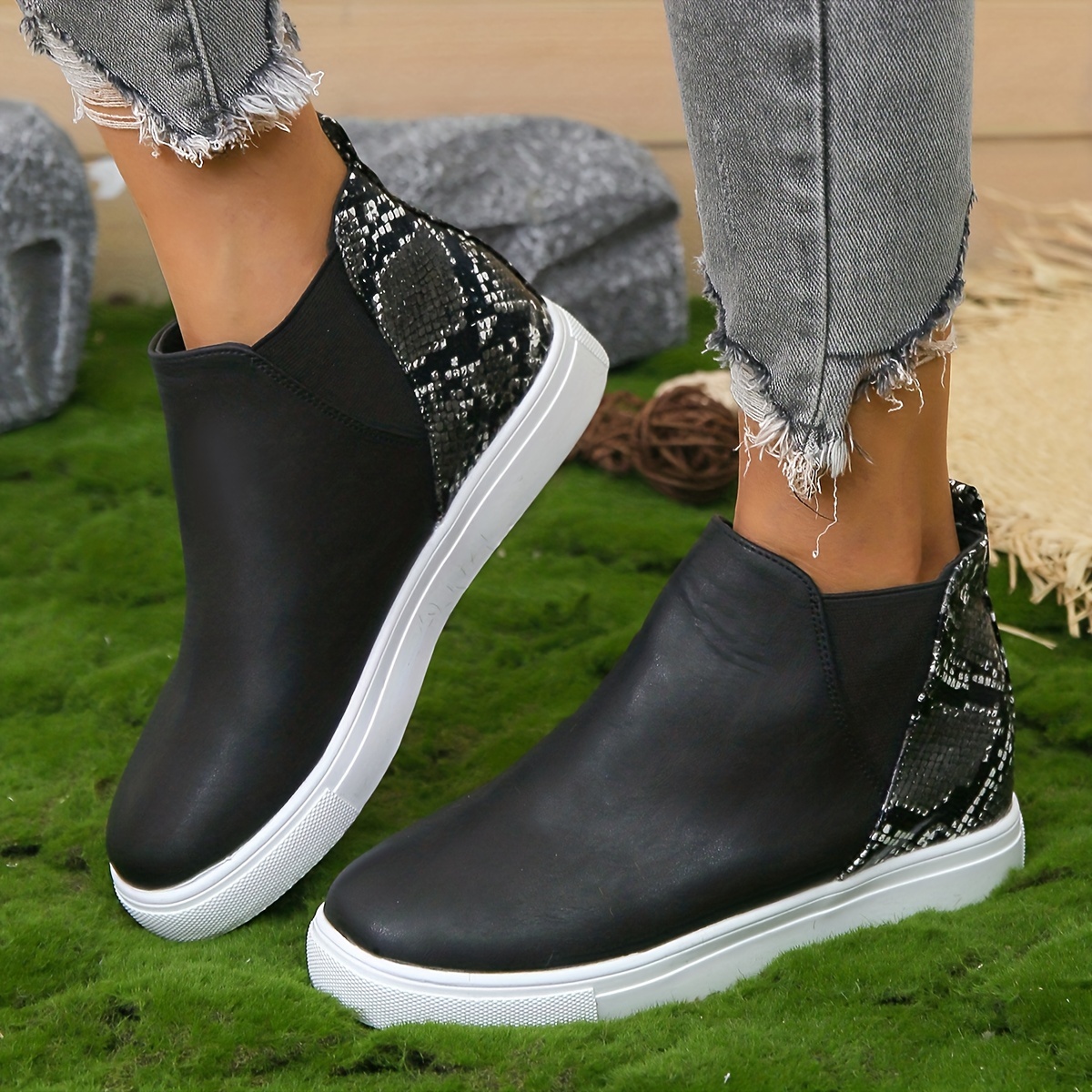 Women's Snakeskin Pattern Colorblock Boots Slip On High Top Flatform Non slip