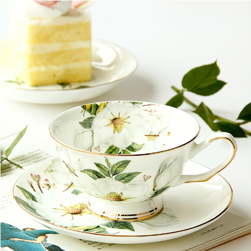 Tazze da tè osso teapot in porcellana set porcellana tazza da tè  pomeridiano inglese e vaso dorato arrivo regalo di compleanno di lusso  230812