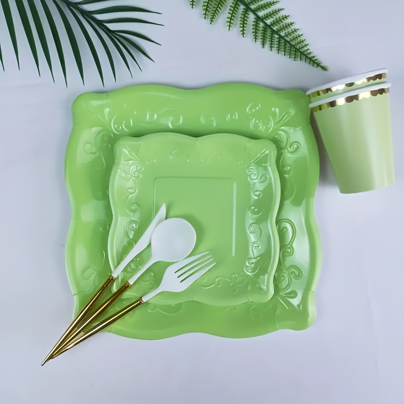 Green square outlet paper plates