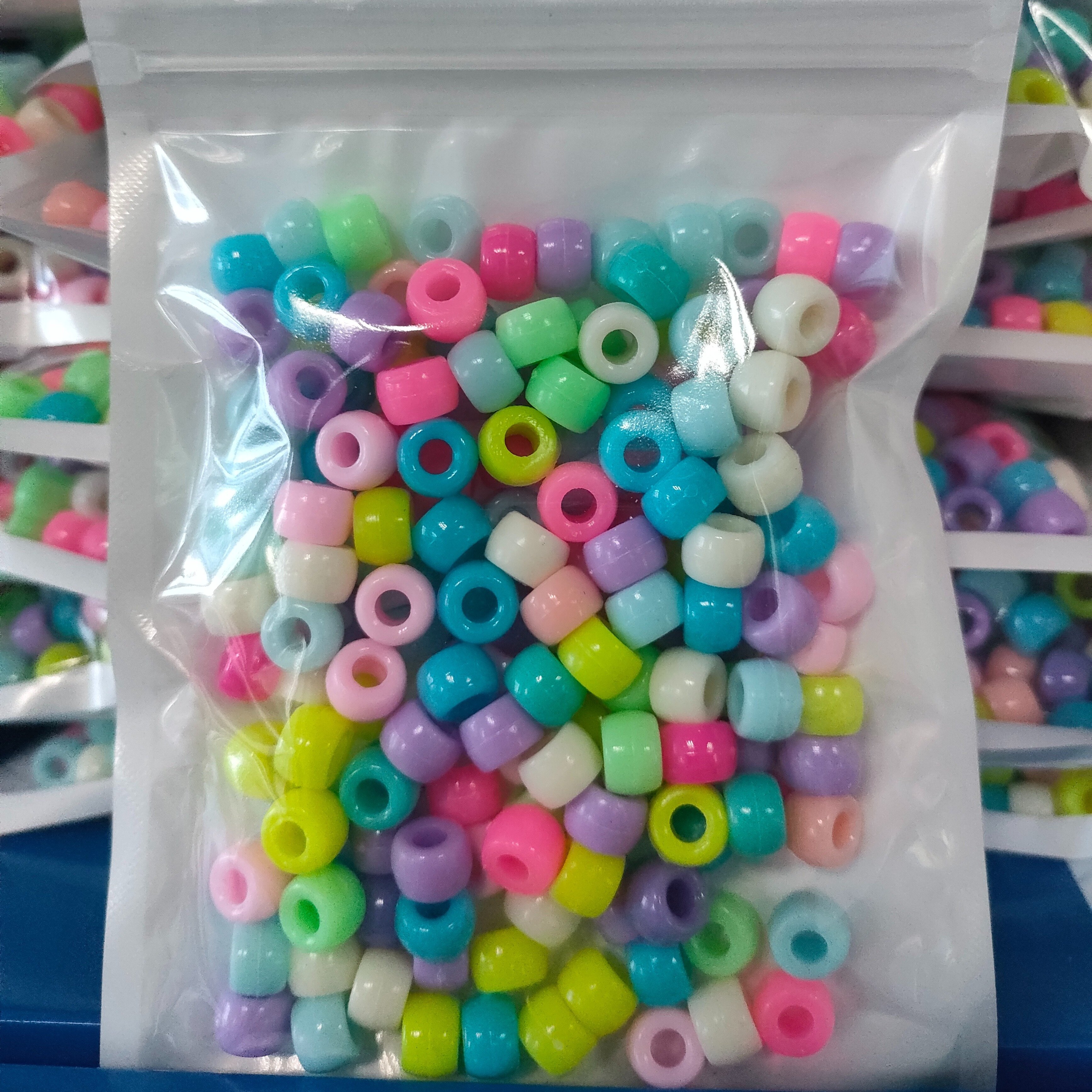 200pcs Pony Beads Mixed Color Bracelet Beads Glitter Transparent Pony Beads  Luminous for Hair Braids Crafts Plastic Beads for Bracelet Jewelry Making
