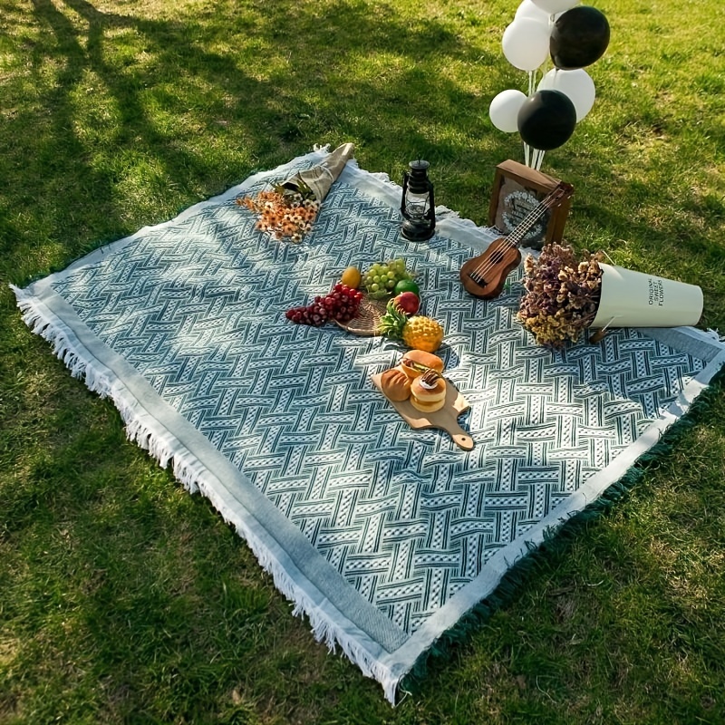

1pc 230 * 180cm/90.55 * 70.87in Retro Style Picnic Mat With Tassels, Foldable And Portable Lawn Mat, Outdoor Blanket For Outdoor, Picnic, Camping