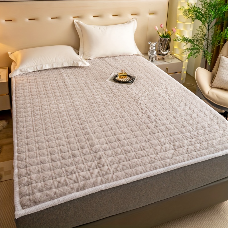 1pc Thickened Milk Velvet Mattress Pad, Warm Solid Color Anti-slip, Thin  Bedding Can Be Machine Washed