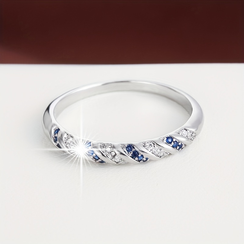 Zirconia Inlaid Spiral Ring for Women