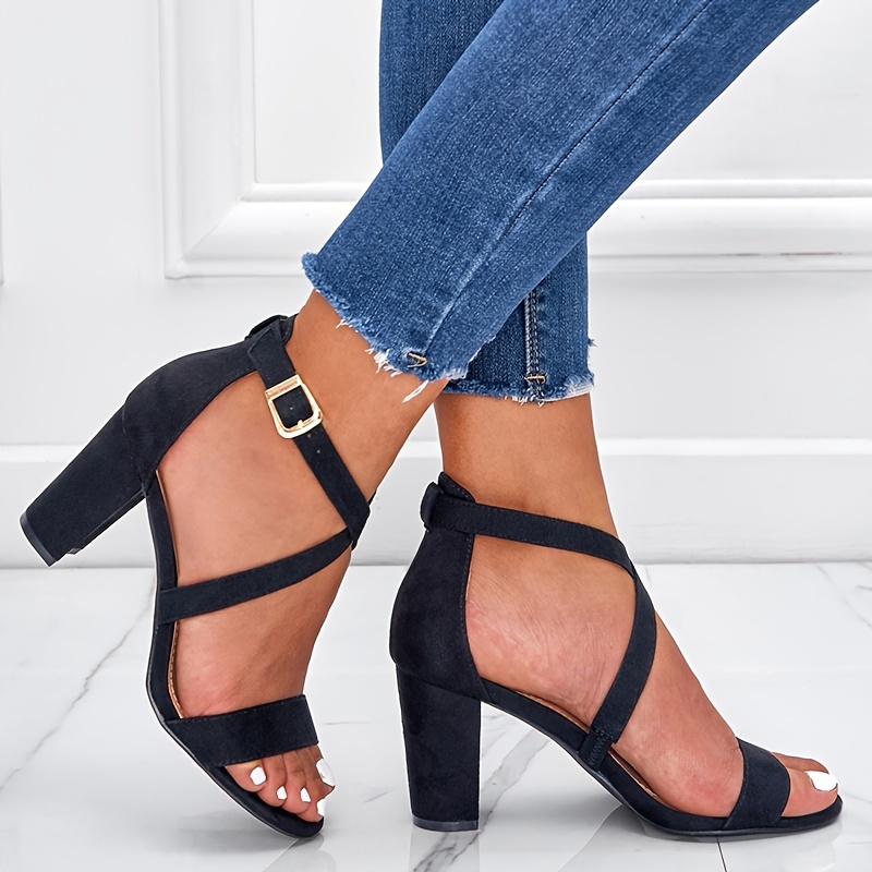 Cross strap pumps hot sale