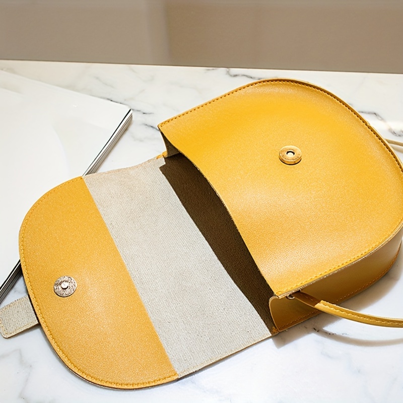 Small Saddle Crossbody Bag - Yellow