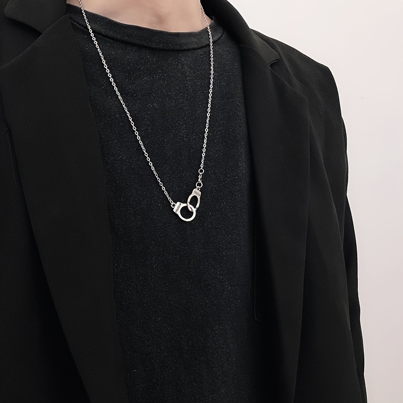 

1pc Trendy Hip Hop Clavicle Chain, Fashion Handcuffs Shape Pendant Necklace For Men