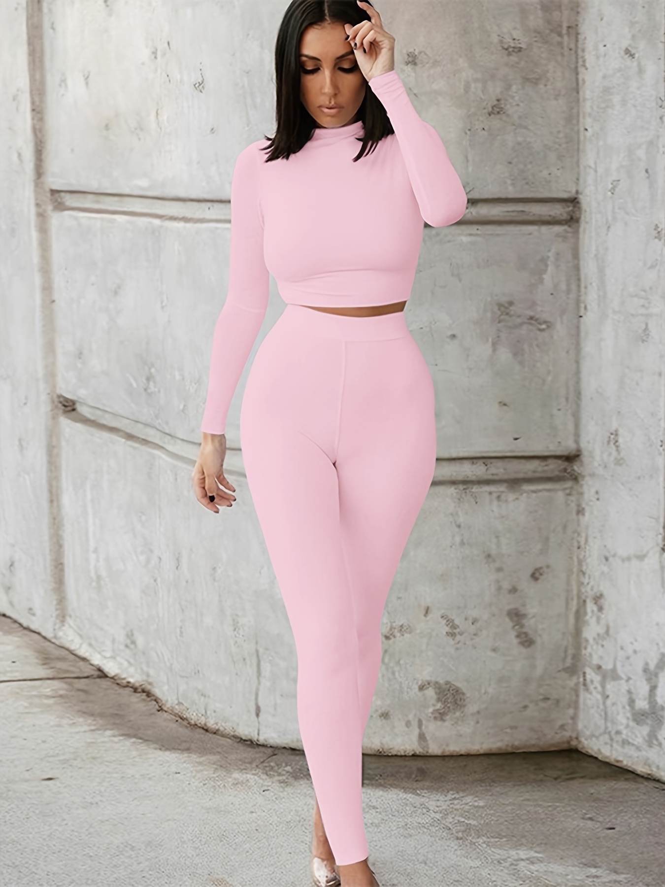 Hot Pink Cropped Top with Leggings Outfits (2 ideas & outfits